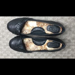 Born Flats Size 8 Euro 39
